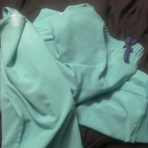 Figs surgical green scrubs